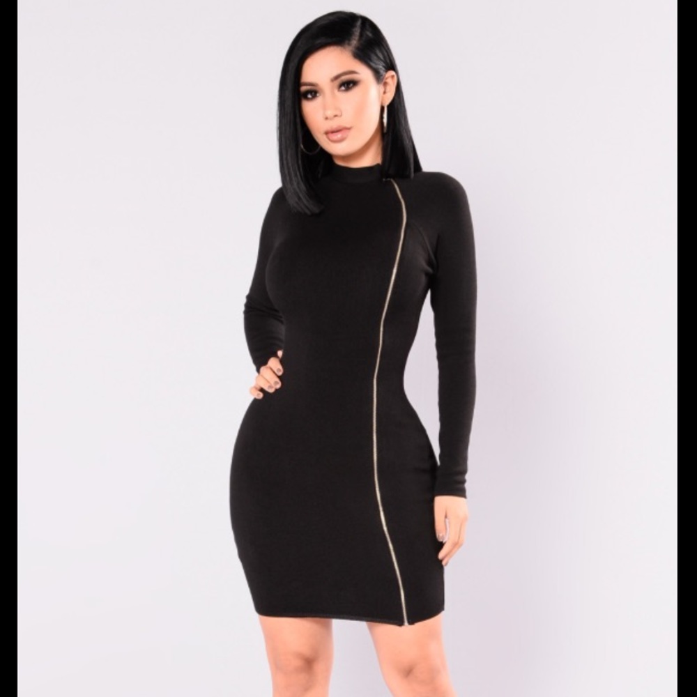 SOLD! Black mock neck dress 👗